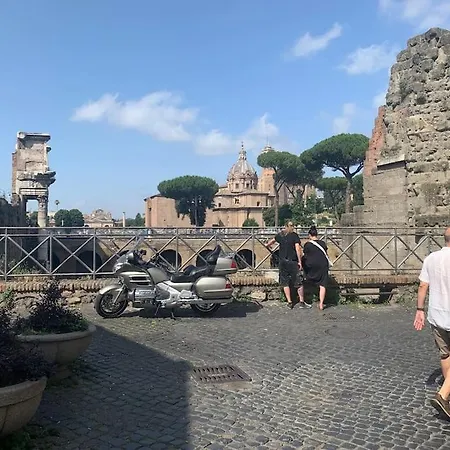Casa Claudia ~ Rione Monti-colosseo