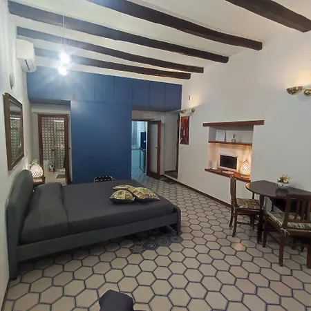 Casa Claudia ~ Rione Monti-colosseo * Rome
